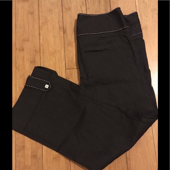 Bebe black pinstriped Capri slacks - Picture 6 of 6